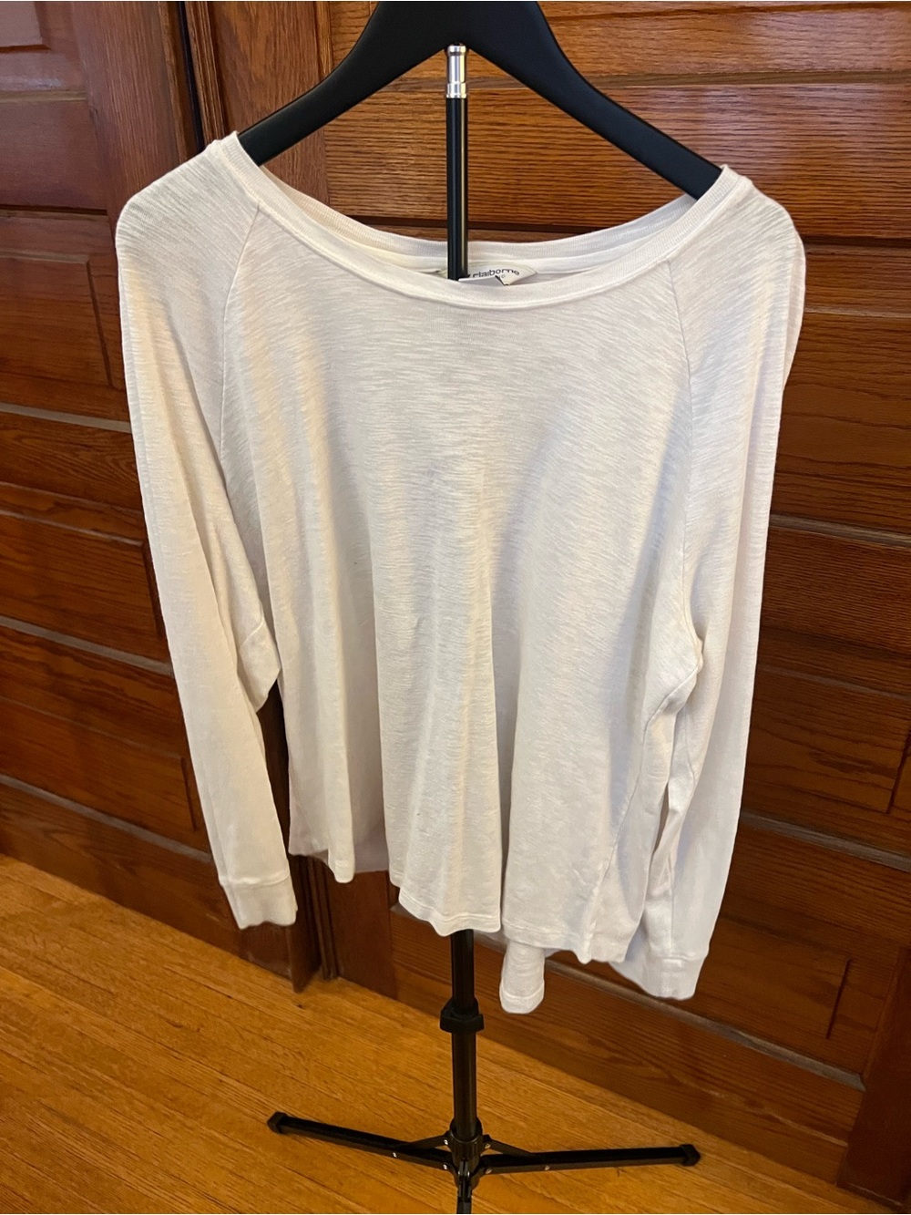 Liz Claiborne Weekend Cream Long-Sleeve Lightweight Top